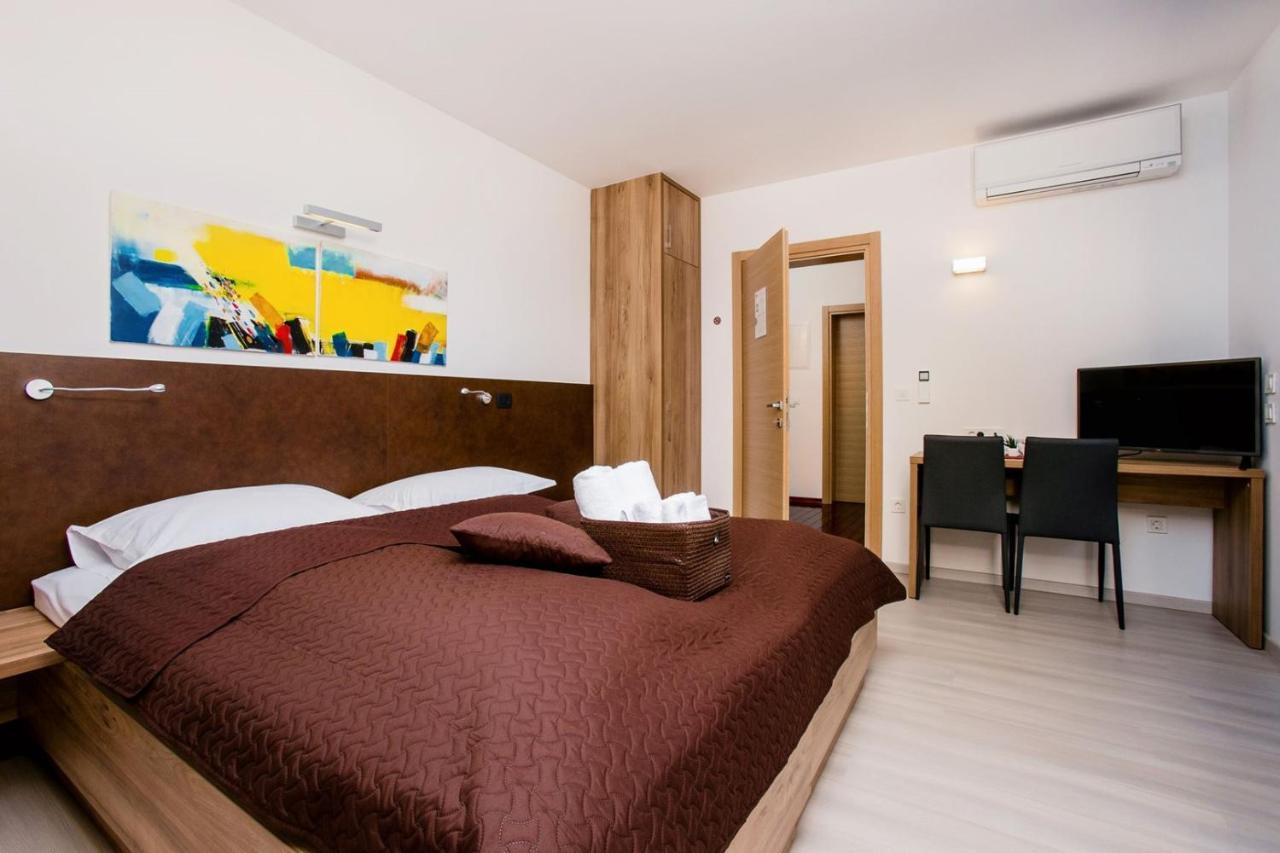 View A Luxury In Makarska, Heated Private Pool, Jacuzzi, Gym Makarska