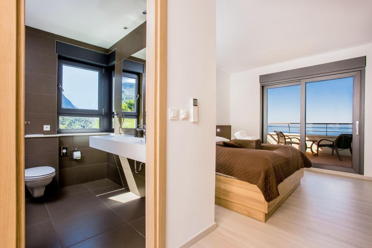 View A Luxury In Makarska, Heated Private Pool, Jacuzzi, Gym * Makarska